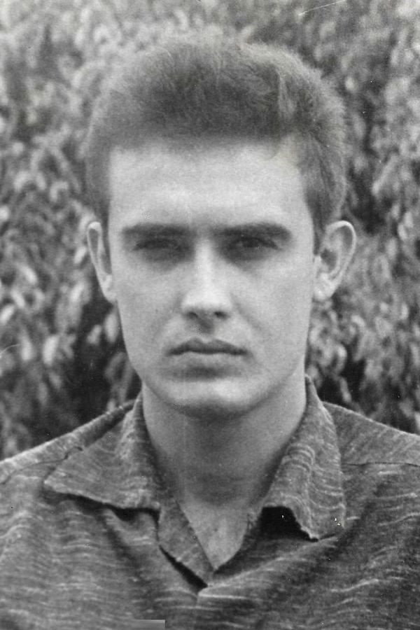 Eduardo Moure as Rafael in Lucía