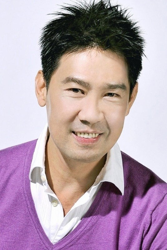 Edmund Chen as Dr. Lo in 見鬼
