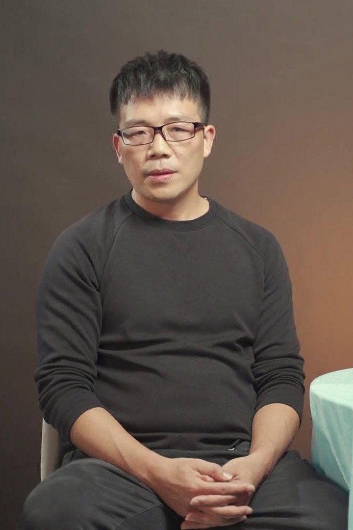 Xu Qingping as 导演 in Spirit Guardians