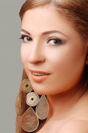 Nahla Salama as لبنى in The Valiants
