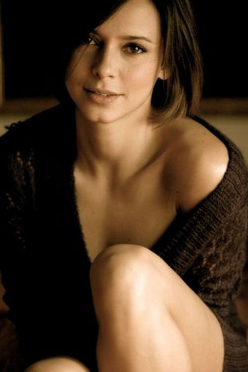 Valentina Pace as cognata di Umberto in Contromano