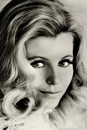Edda Dentges as Rita in Na krawędzi