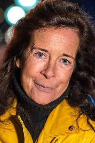 Lotta Ramel as Anna in Den Stressade
