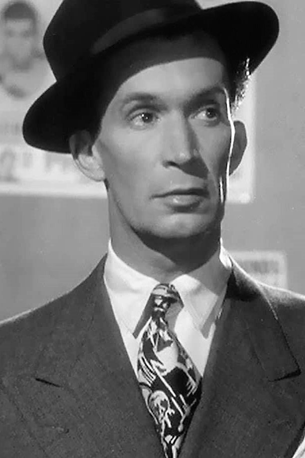 Walter Crisham as Caradiotto in Her Favourite Husband