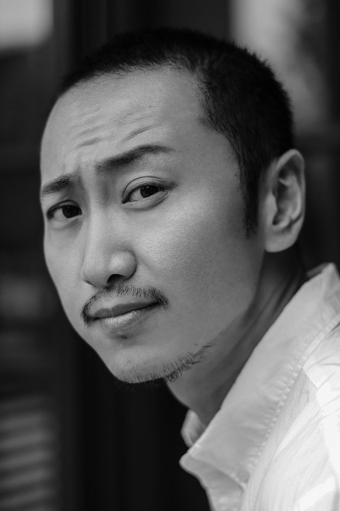 尚子见 as 方海 in Behind The House