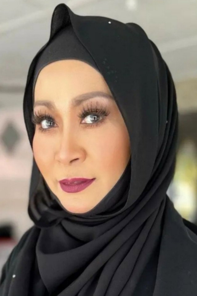 Liza Abdullah as Mak Som in Bonji