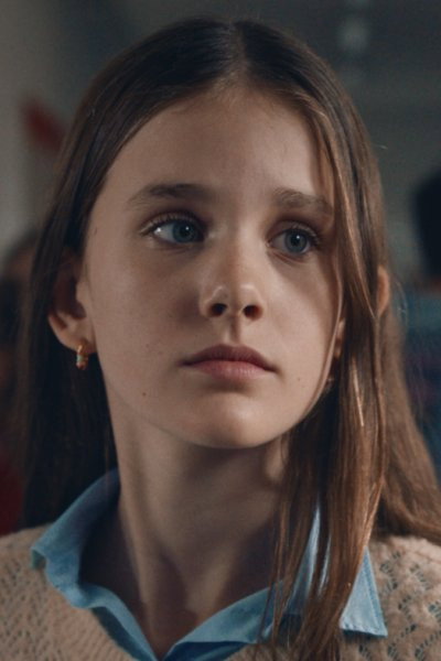 Lærke Krabbe de Waal as Holly Storm in Time travels