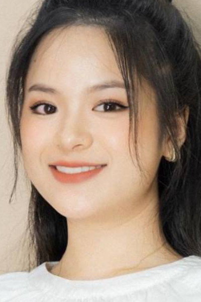 Hà Đan as Nga in How Beautiful Life is Still