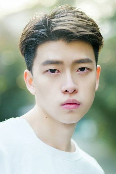 Yu Yi Fu as Bai Yuchen in A Lifetime of Happiness