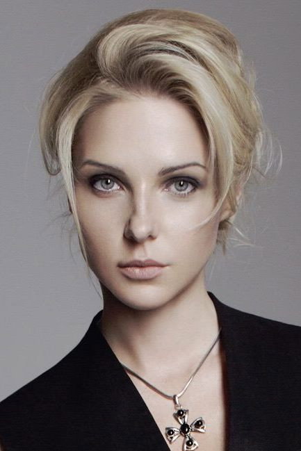 Даша Трегубова as Rieltor in Me, You, He, She