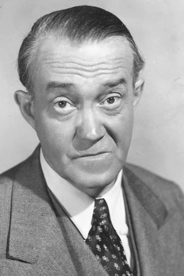 Donald MacBride as Deputy Police Chief J.J. Kilvaine in Charlie Chan at Treasure Island