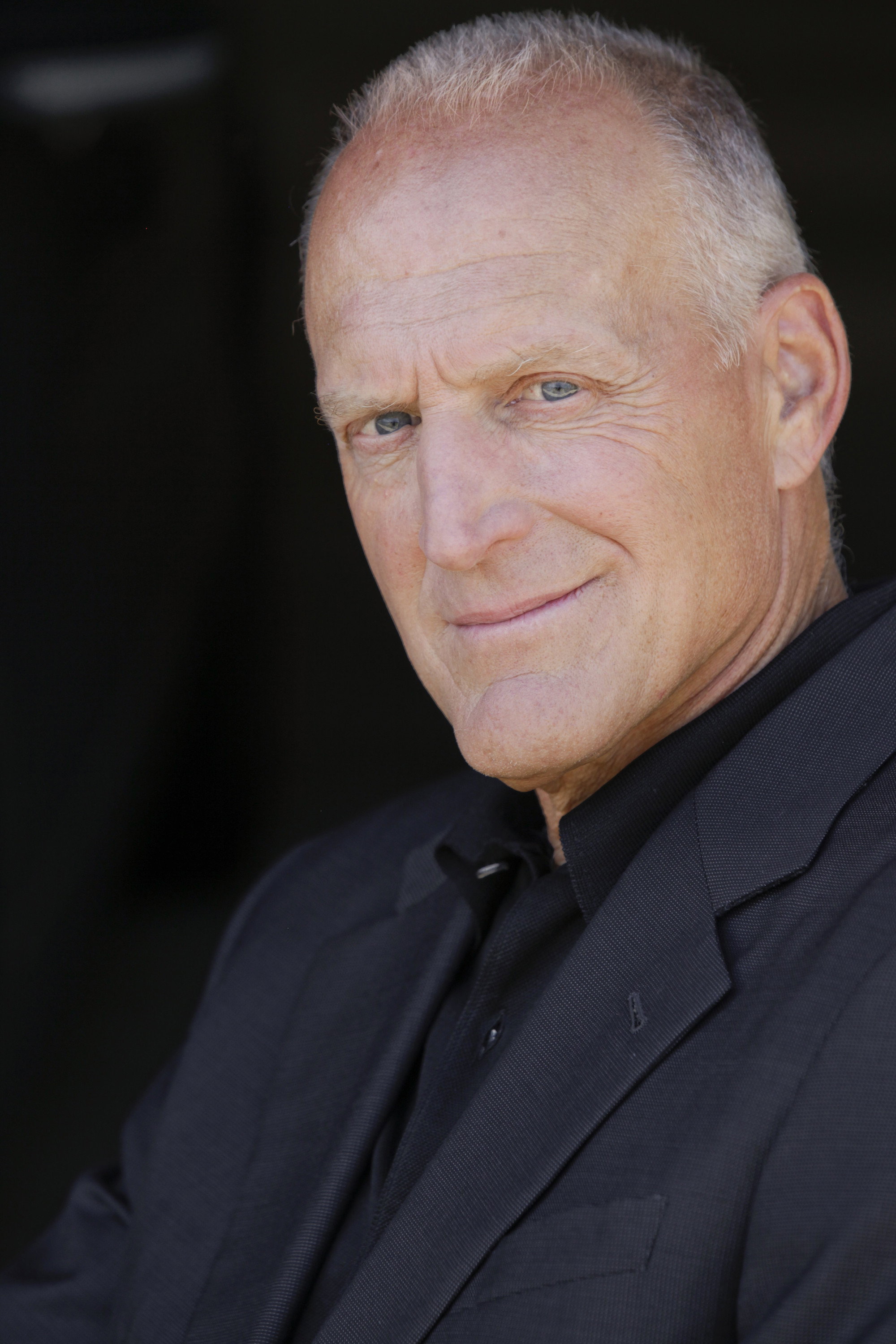 Richard Conti as Anders in Trattoria