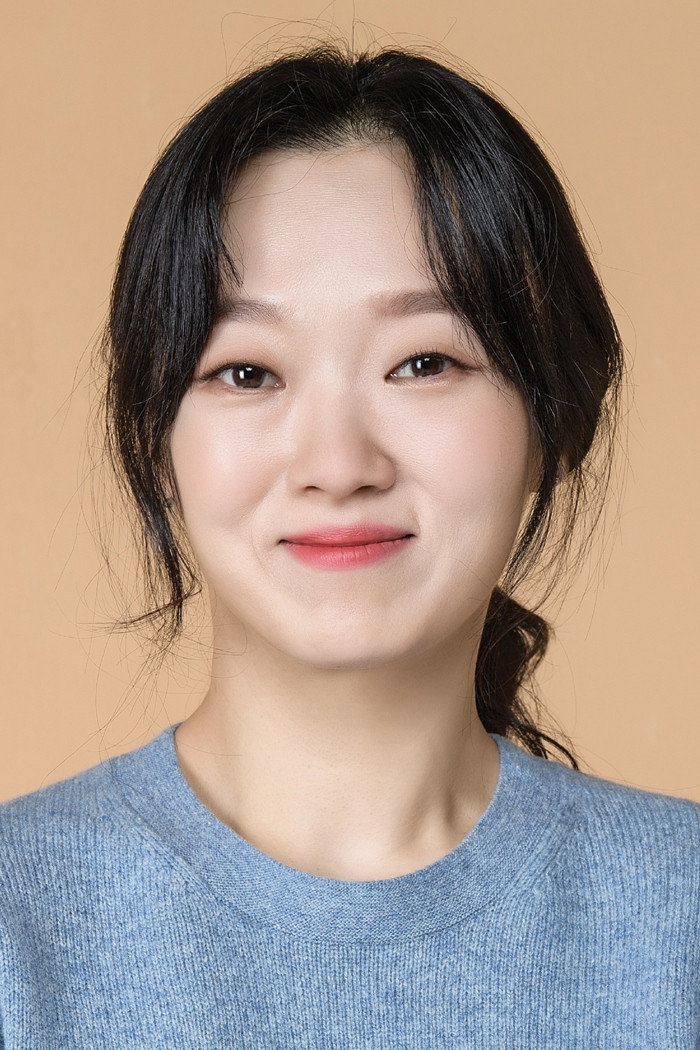 이봉련 as Eliza in The Remarried Empress