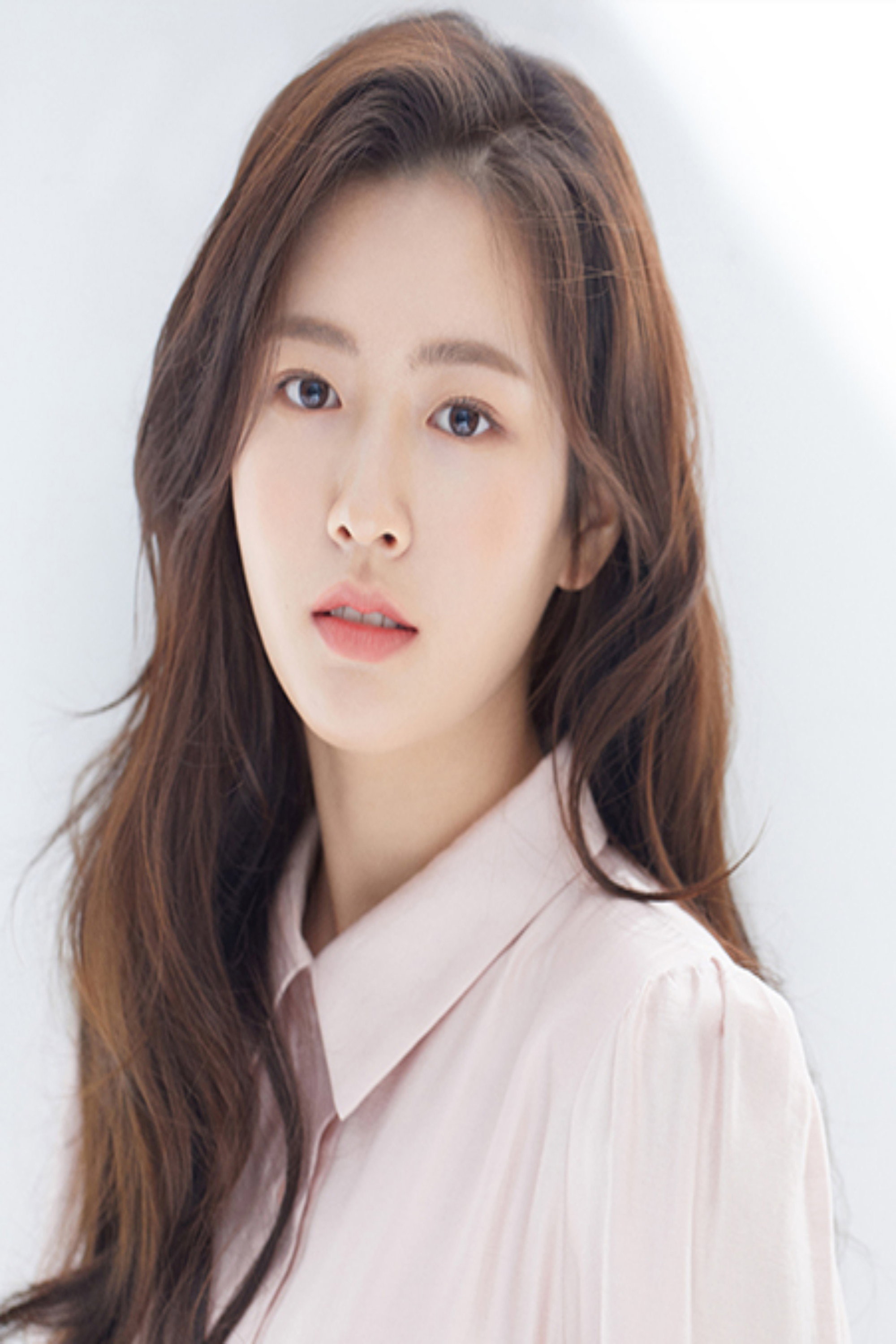 Choi Seol as Jin Ae-ri in Stealer: The Treasure Keeper