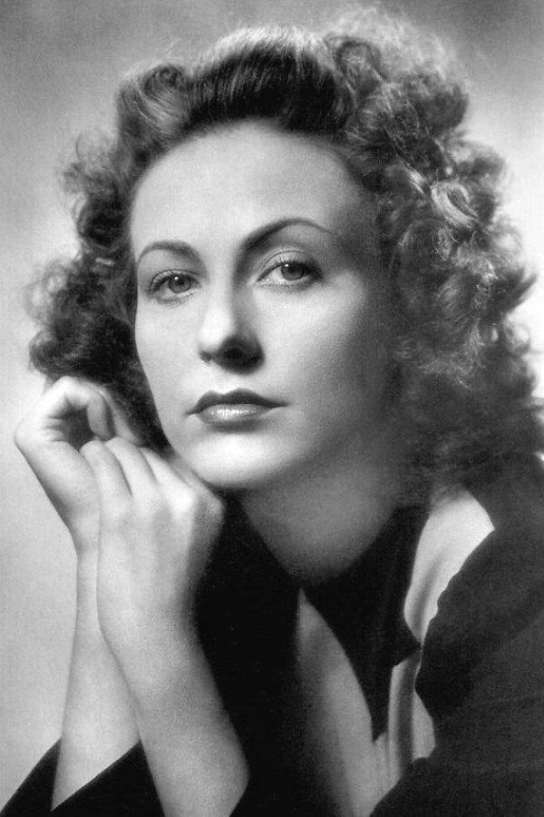Carola Höhn as Louise von Bonin in Fridericus