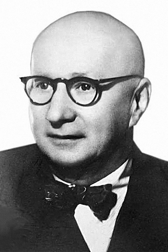 Павел Тарасов as кинокритик - в прологе (новелла «Как создавался Робинзон») in Sovershenno seryozno