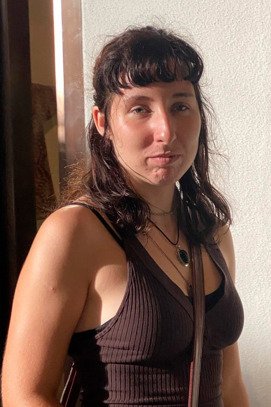 Beatriz Gonçalves as Mulher in Arte