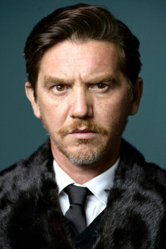 Vincenzo Crivello as Filippo Calcaterra in Il delitto Mattarella