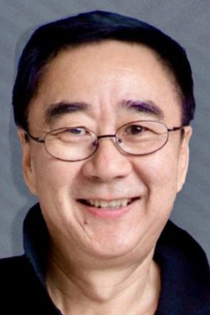 Xu Yukun as Qin Chen in Fry Me to the Moon