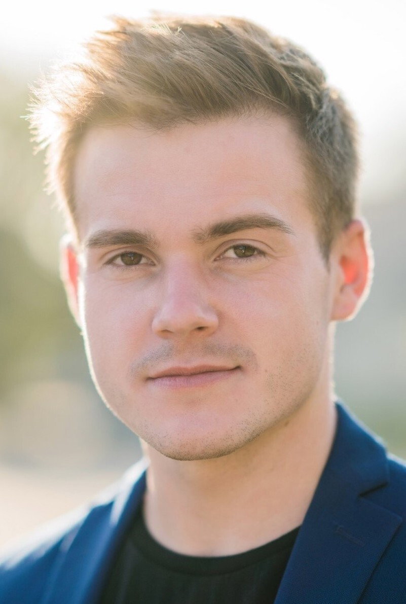 Anatolii Panchenko as Mikhail in Infiniti