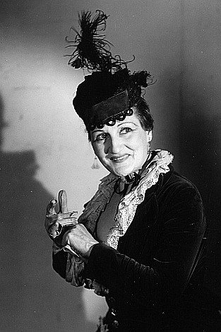 Jan Duggan as Abby Masters in Wagon Wheels
