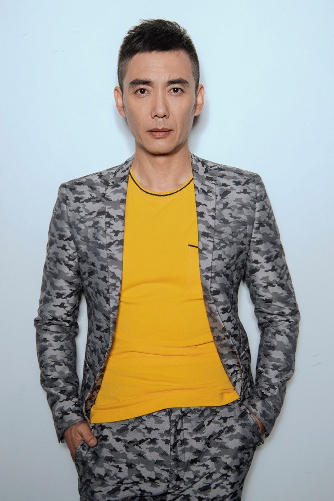 Yongqiang Wang as Qihong in 窦天宝传奇