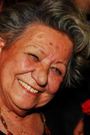 Adelaide João as Alda in Caixa Alta