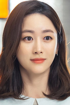 전혜빈 as Park Hye-Joo in Woman with a Suitcase