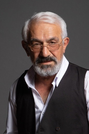 David Hakobyan as Korune in Should the Wind Drop