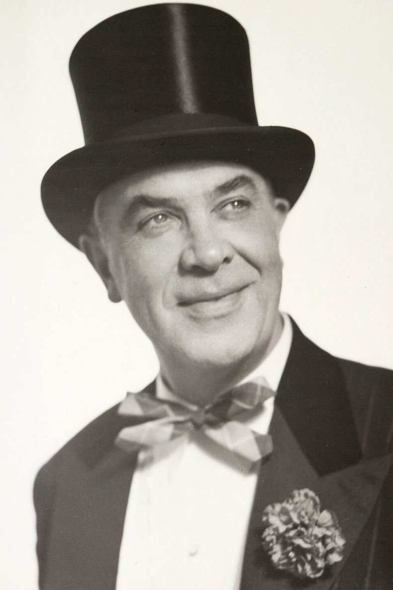 Karl Gerhard as Self (archive footage) in Året var 1951