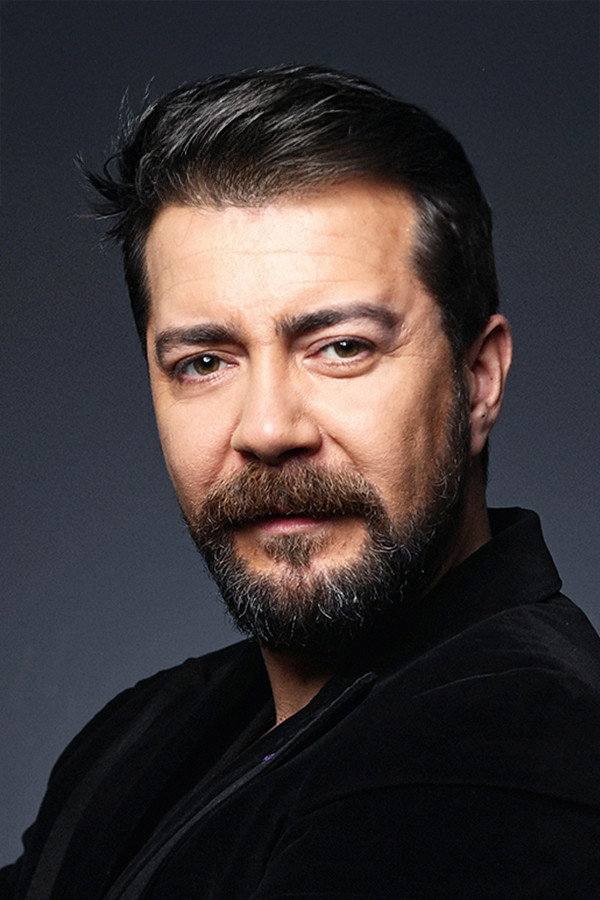 Serhan Süsler as Fuat in Kanımdaki Barut