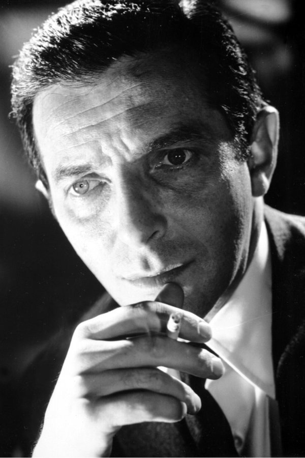 Pinkas Braun as John Evans in Death Runs After Them