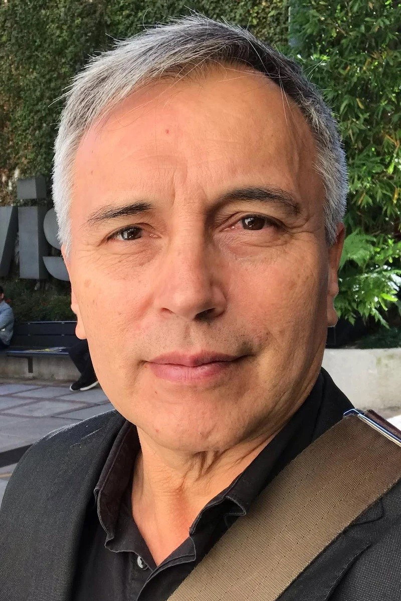 Ignacio Guadalupe as Teniente Lorenzo in Guardia García