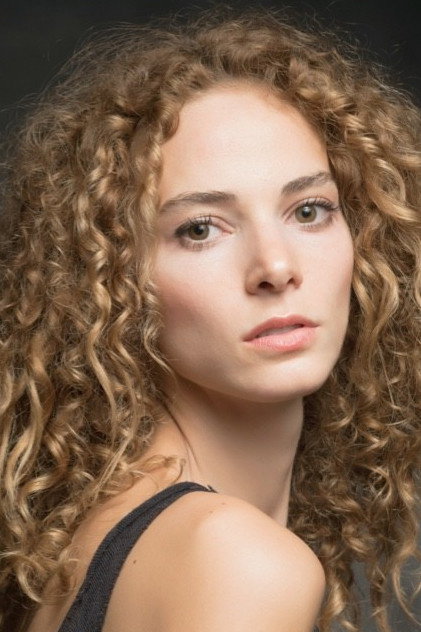Dilşad Çelebi as Burcu in Seni Bana Yazmışlar