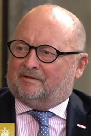 Peter Thygesen as Royal Kommentator in Dronning i 50 år
