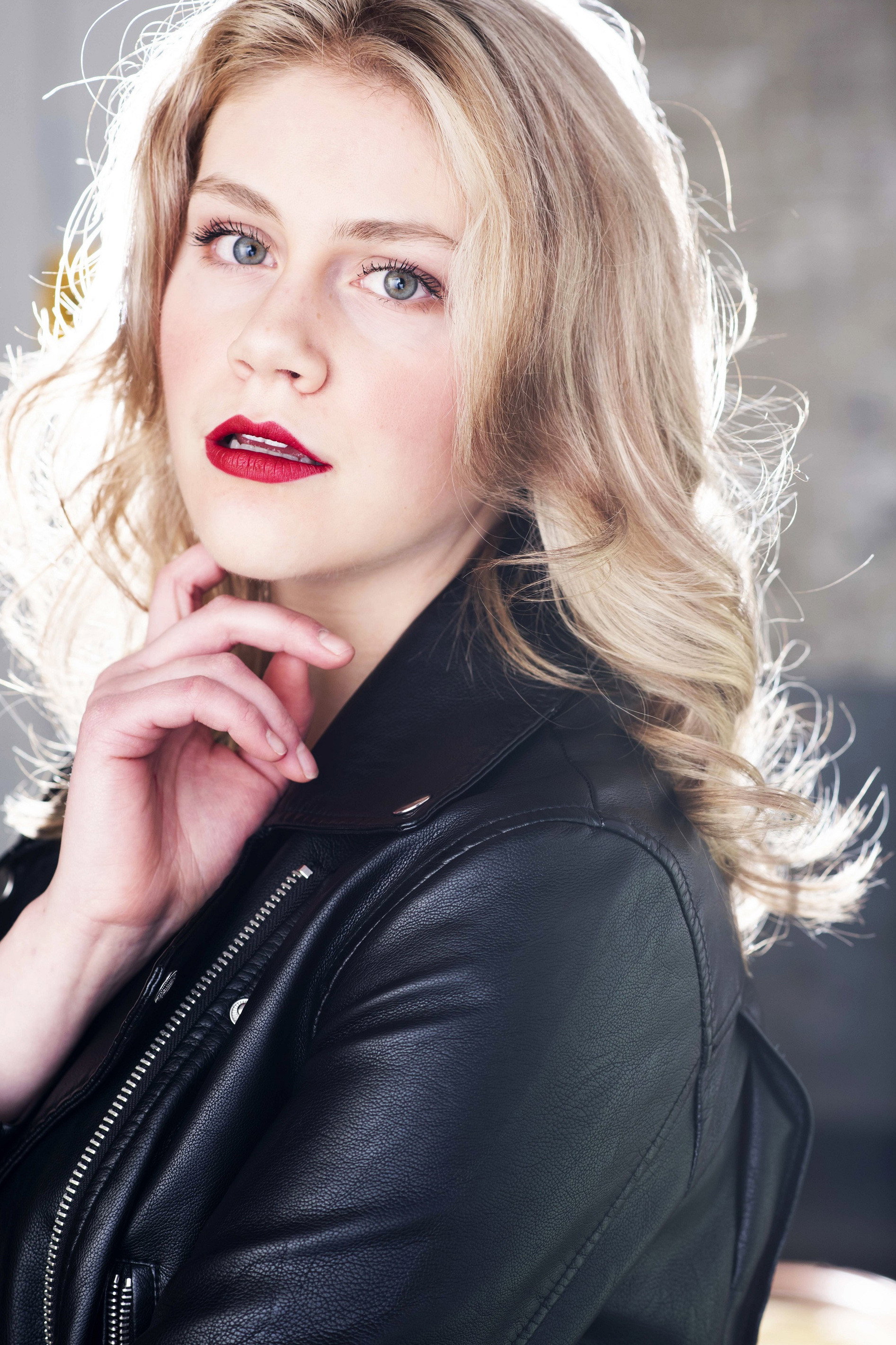 Sarah Luby as Jenna in Under the Christmas Sky