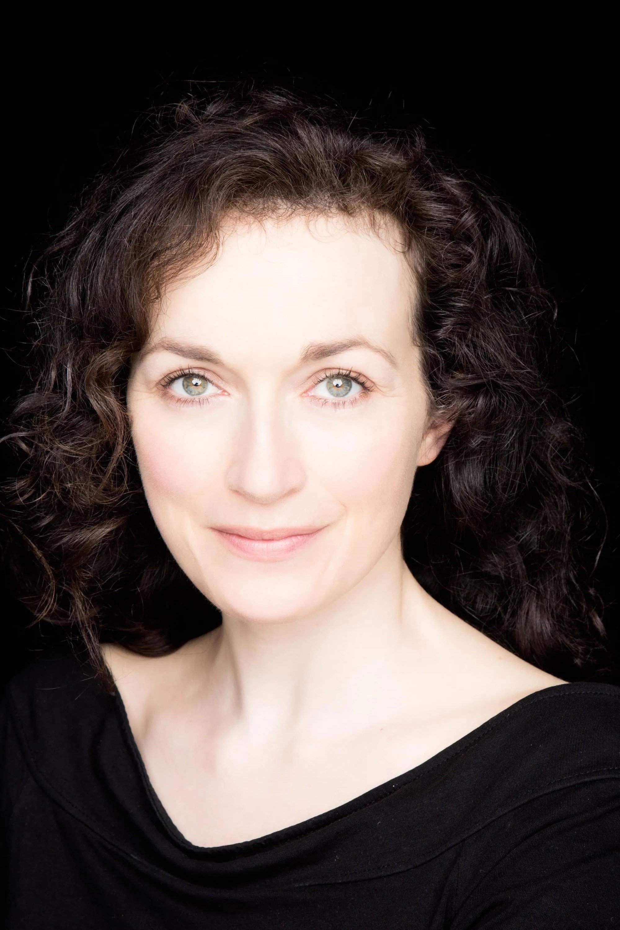 Tara Breathnach as Janine in Fallout