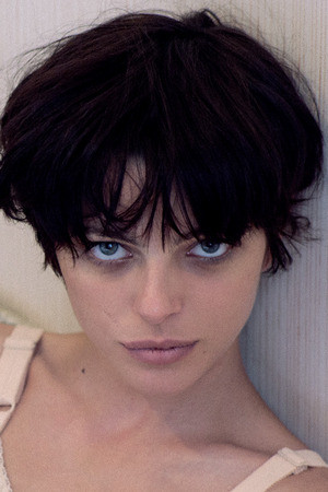 Agnese Claisse as Aida in Me, Them and Lara