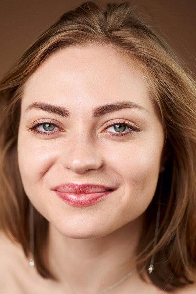 Macrina Bârlădeanu as Ana in R.M.N.