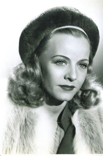 Helene Reynolds as Jean Patterson in Dixie Dugan