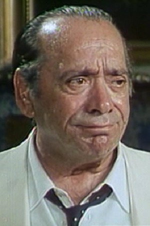 Umberto Spadaro as cantante in Tombolo