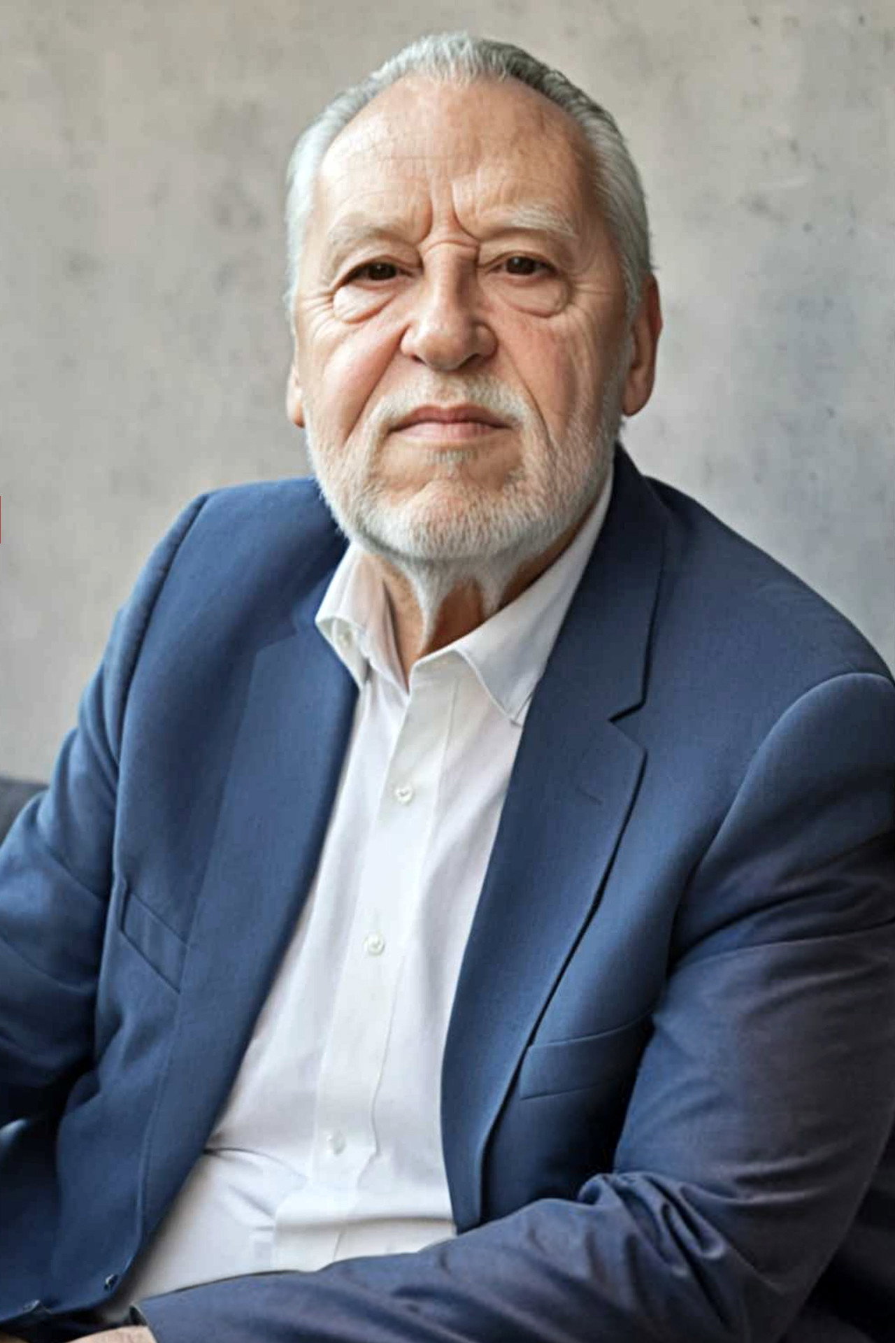 Mustapha Preure as Inspecteur des cinémas in Lumières