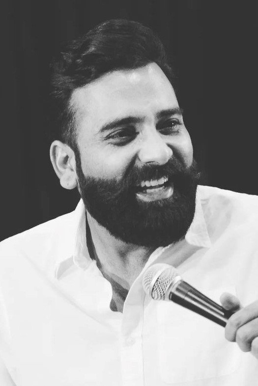 Anubhav Singh Bassi as Manu Dabas in Tu Jhoothi Main Makkaar