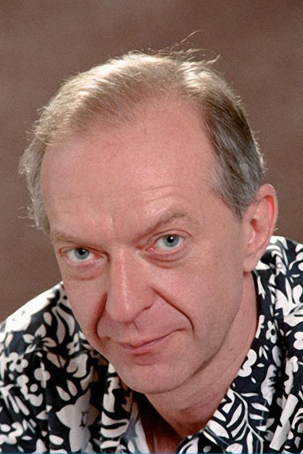 Валерий Кухарешин as Grandfather in Зелёный фургон