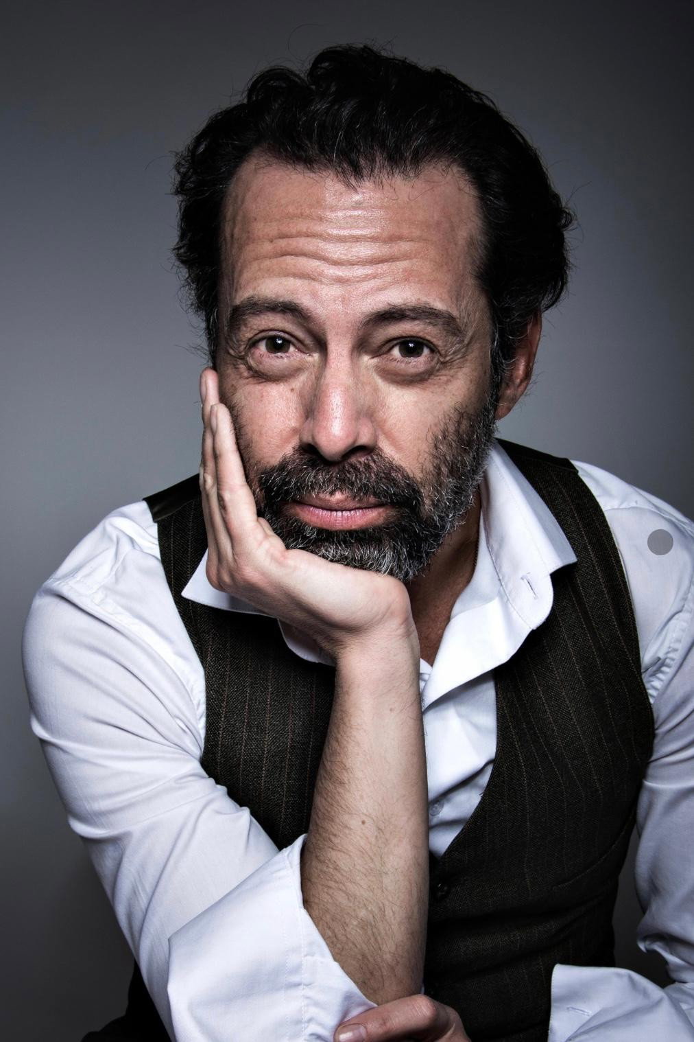 Fernando Arze Echalar as Gustavo in Cielo