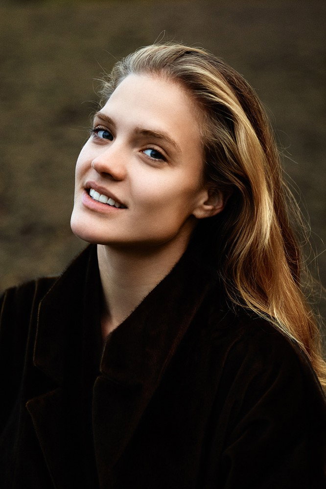 Miriam Fussenegger as Lisa in Under Suspicion