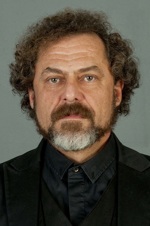 Bülent Emin Yarar as Kemal Güngör in Öğretmen Kemal