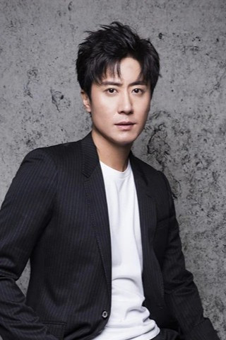 Sun Zhong Yi as Qiao Bu in Desire Zoo