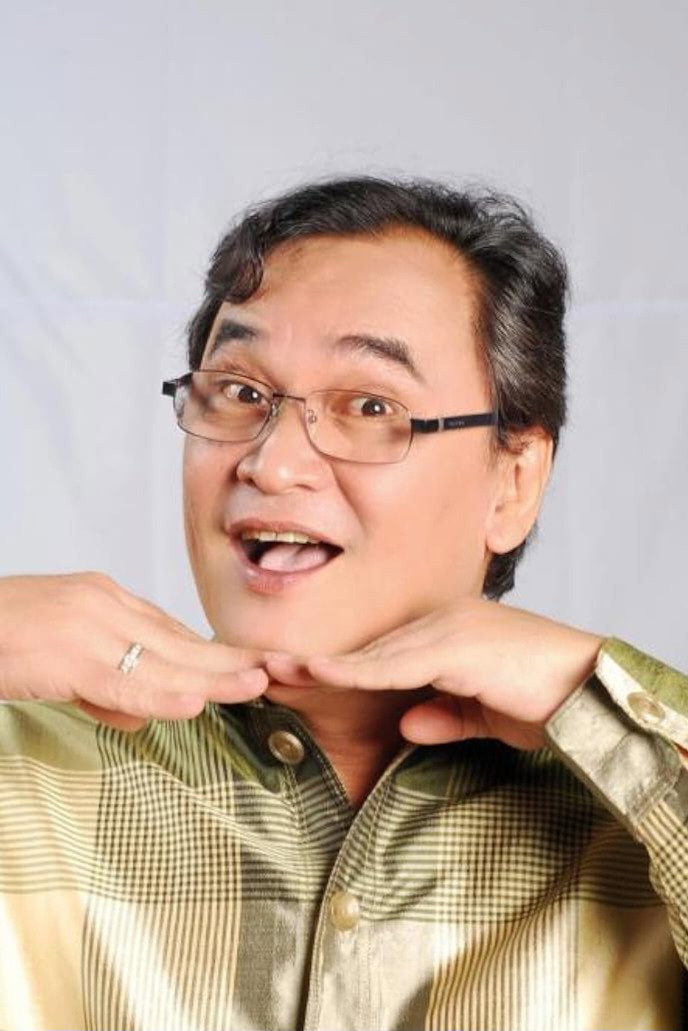 Manny Castañeda as Madonna in Tayo Na Sa Dilim