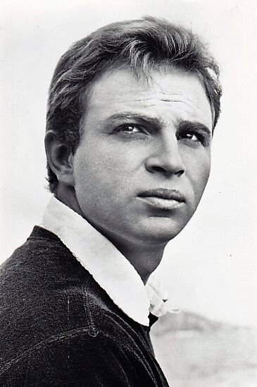 Enio Girolami as Discotheque manager in Giggi il bullo